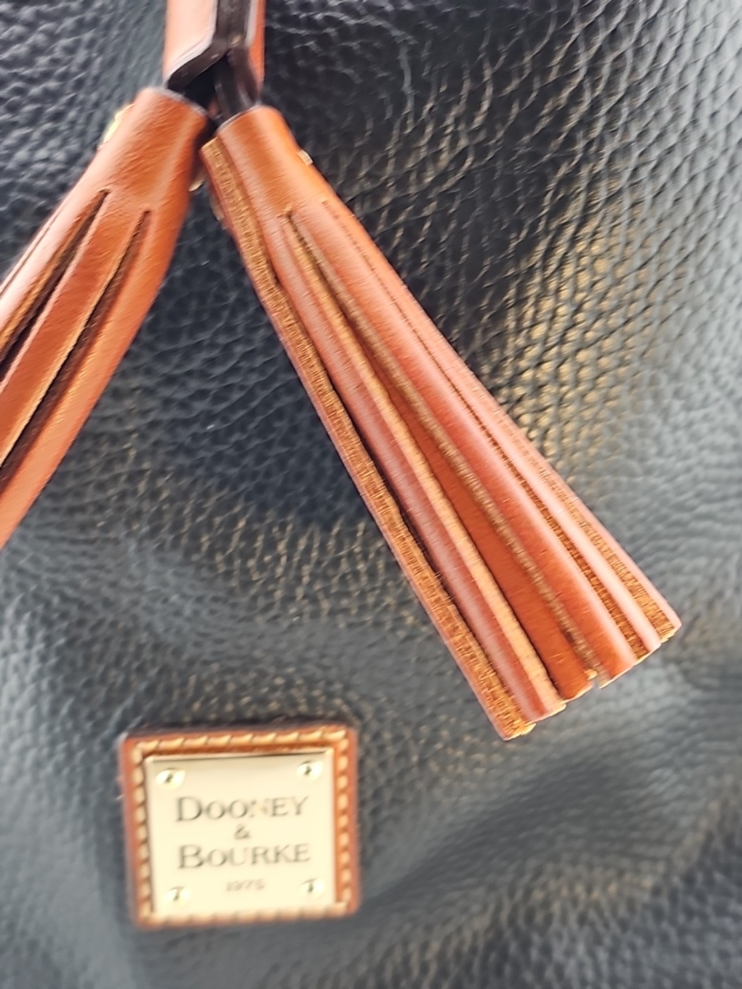 NEW DOONEY & BOURKE WEXFORD TASHA LEATHER DRAWSTRING SHOULDER BAG BLACK