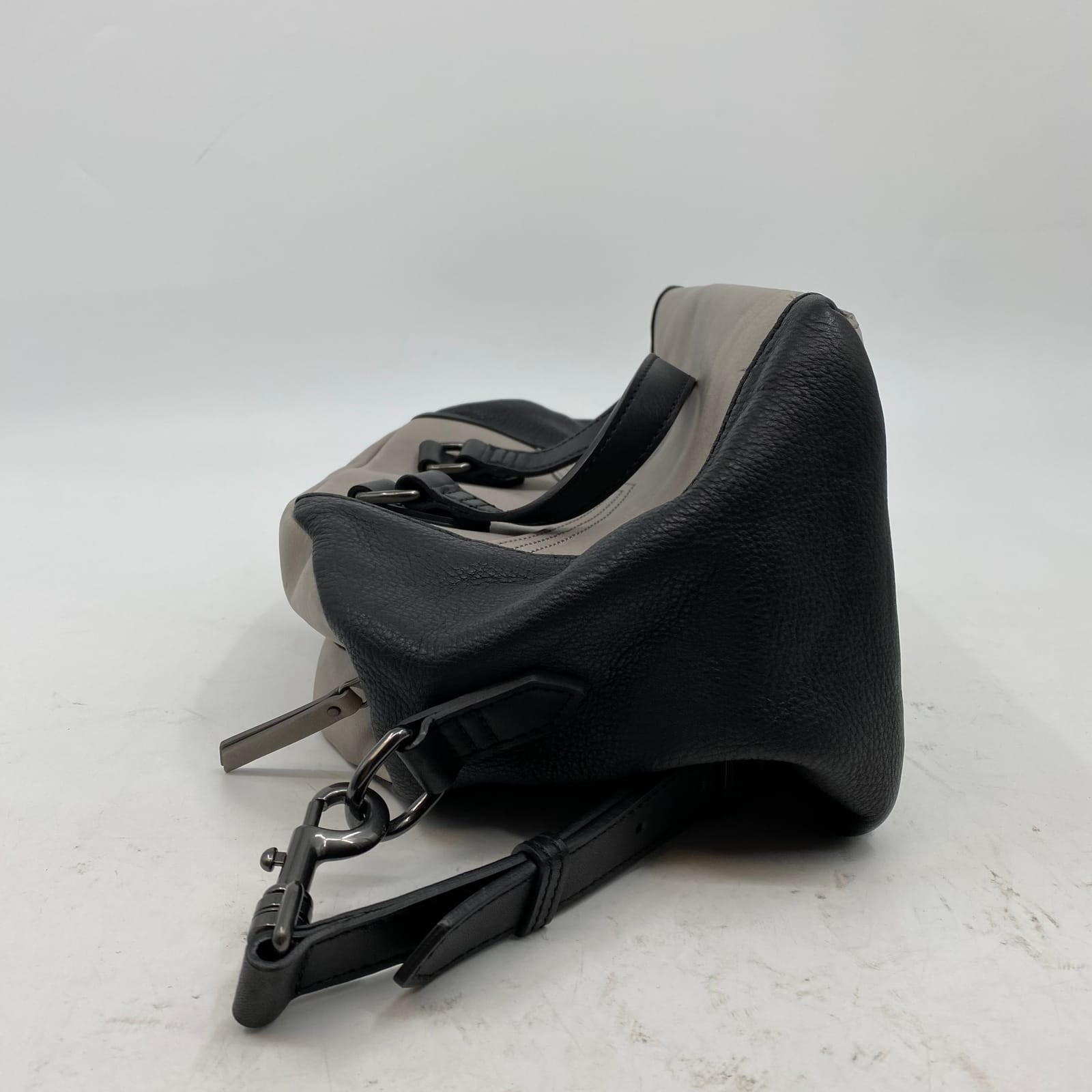 Sorel Clay Gray Leather Shoulder Bag | OS in-Store Vietnam