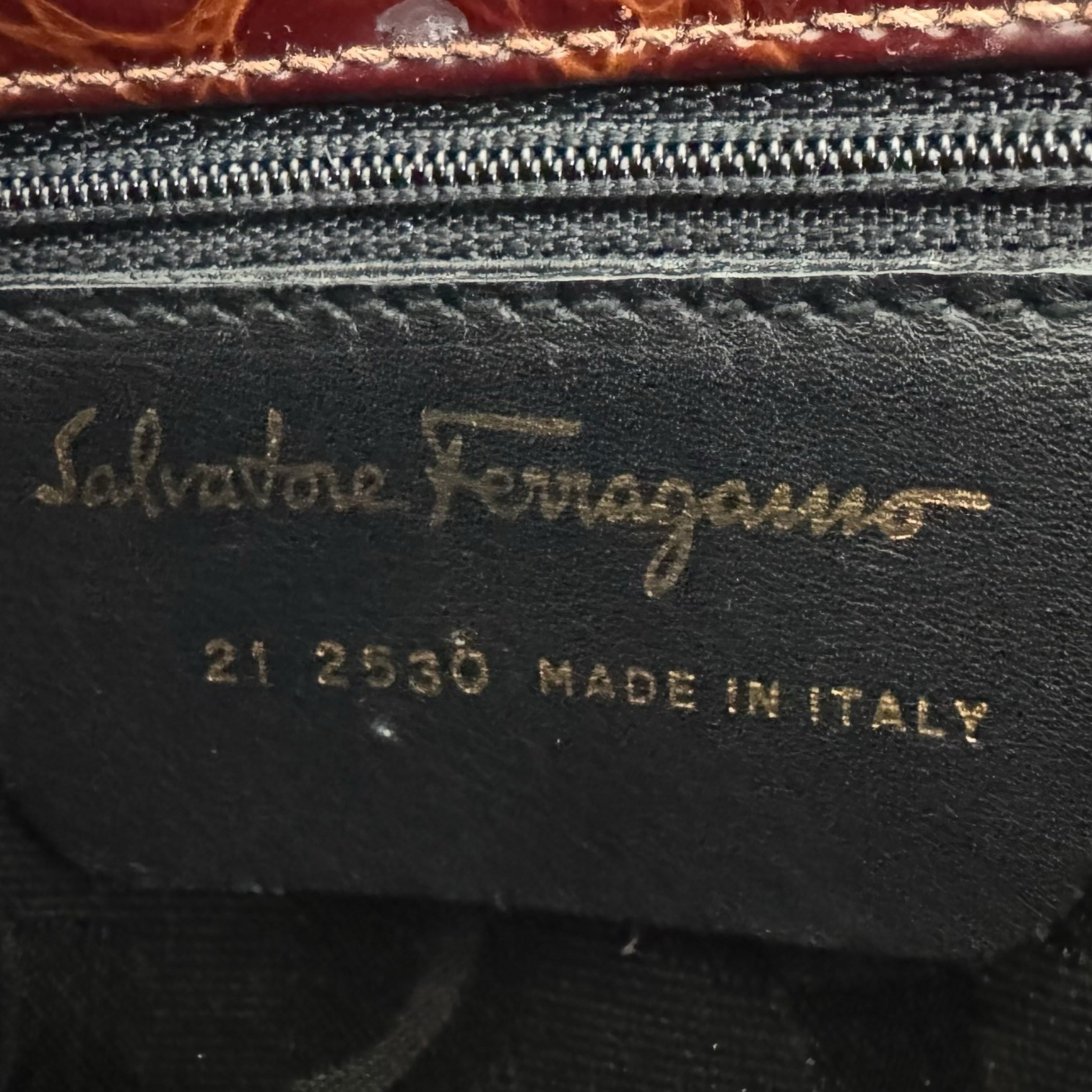 Vtg Salvatore Ferragamo Croc Embossed Shoulder Tote Vara Bag Purse