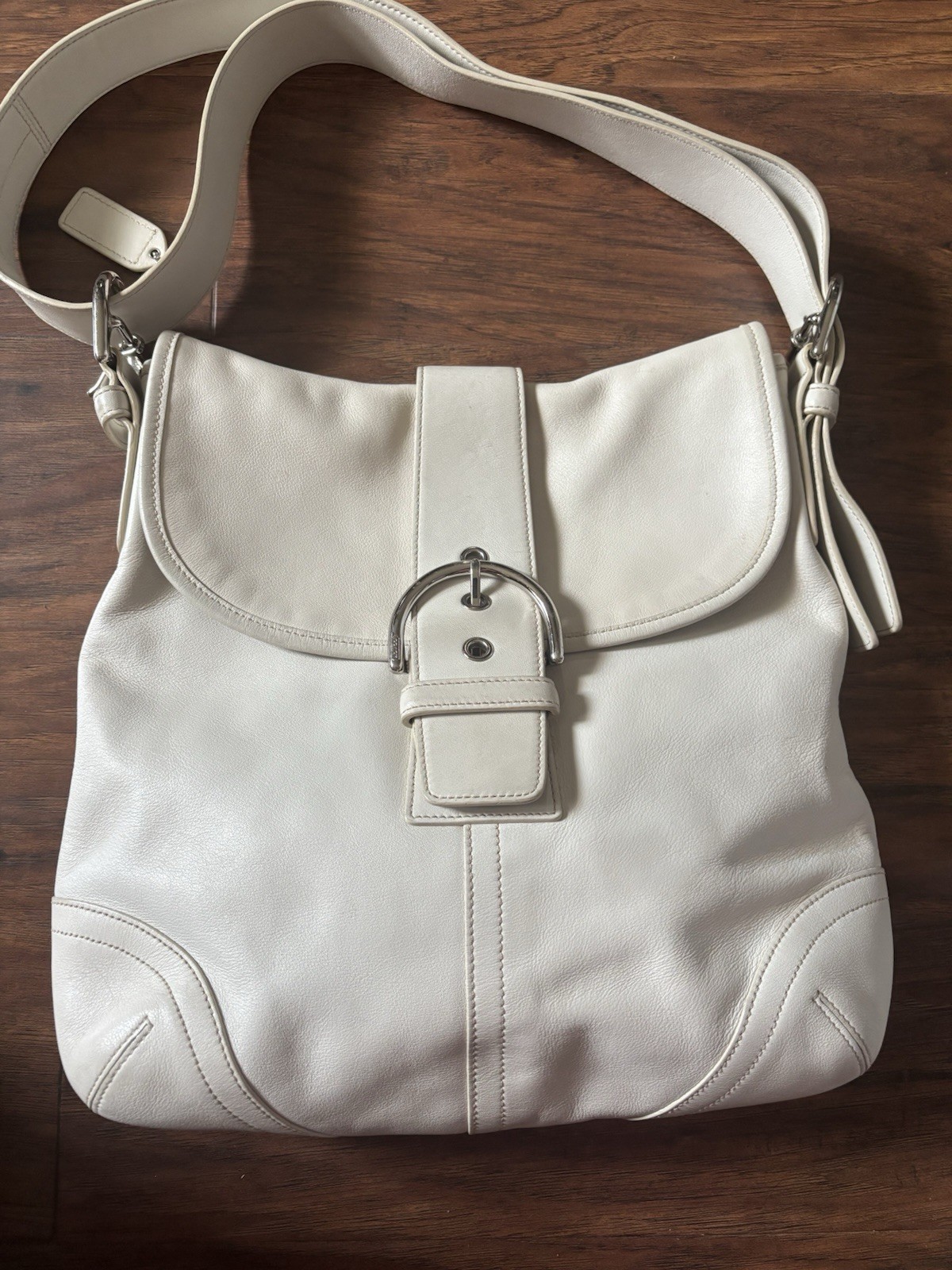 Coach Signature Shoulder Bag White Buckle Flap Brown Lining Pockets Hangtag