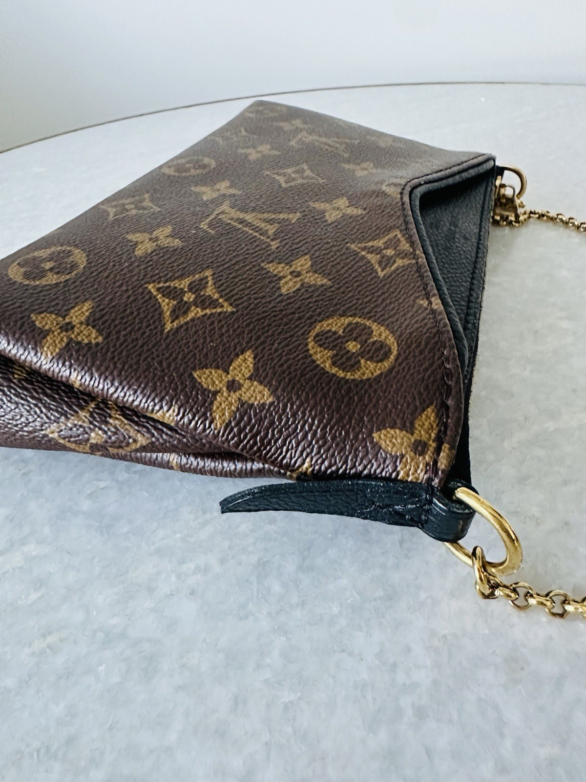 Louis Vuitton Pallas Clutch Monogram Noir | Excellent Condition