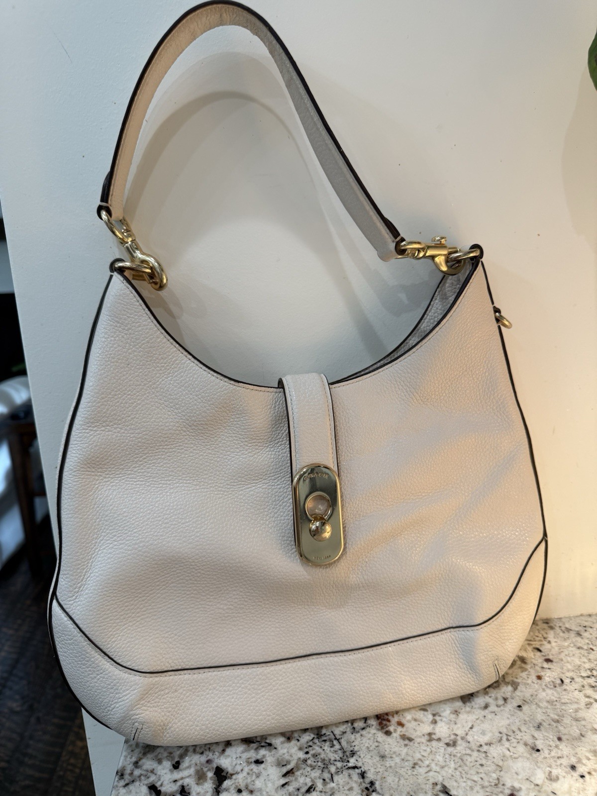 Coach Amber Hobo Off White Leather Bag F48635 No Leather Hang Tag