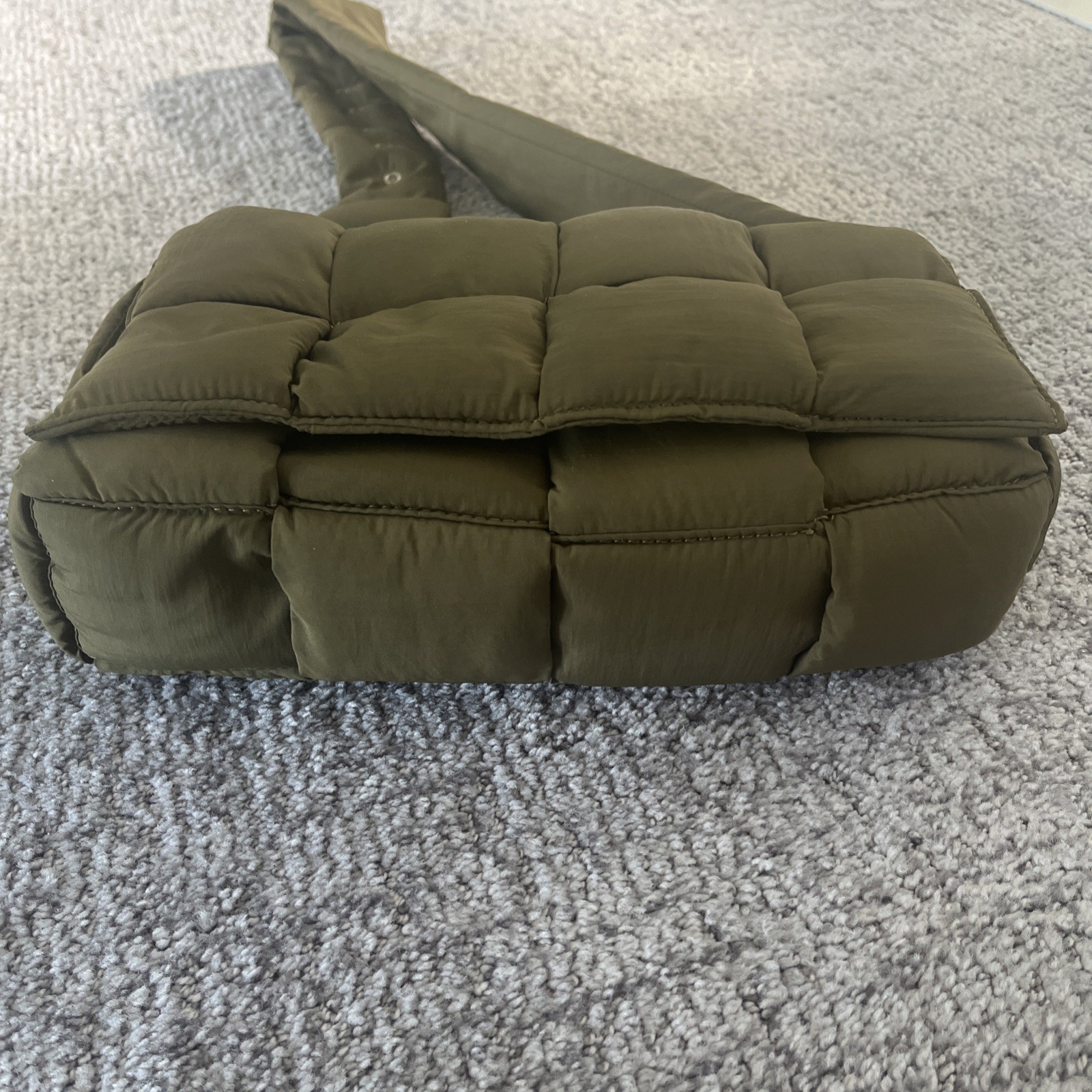Auth. Bottega Veneta Nylon Intrecciato Padded Tech Cassette Crossbody