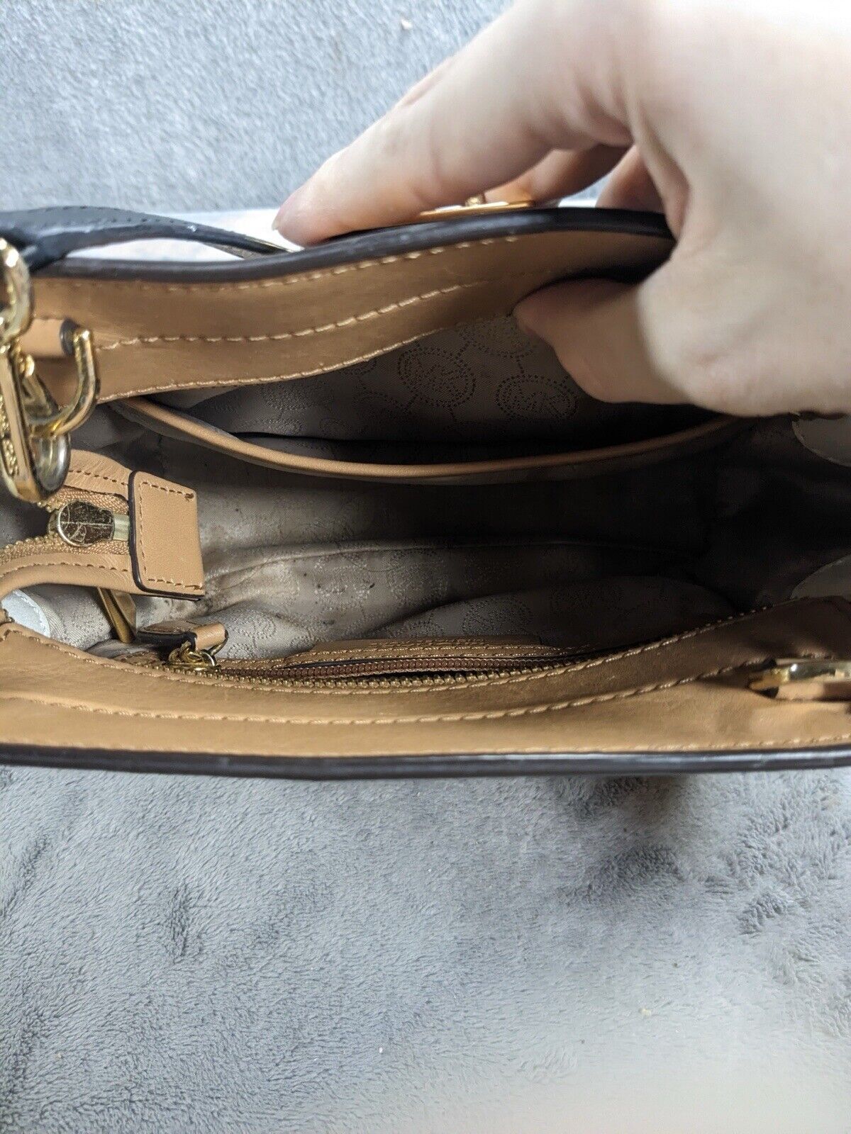Michael Kors Tan & White Travel Purse MK LOGO Leather Small Top Zip Shoulder Bag