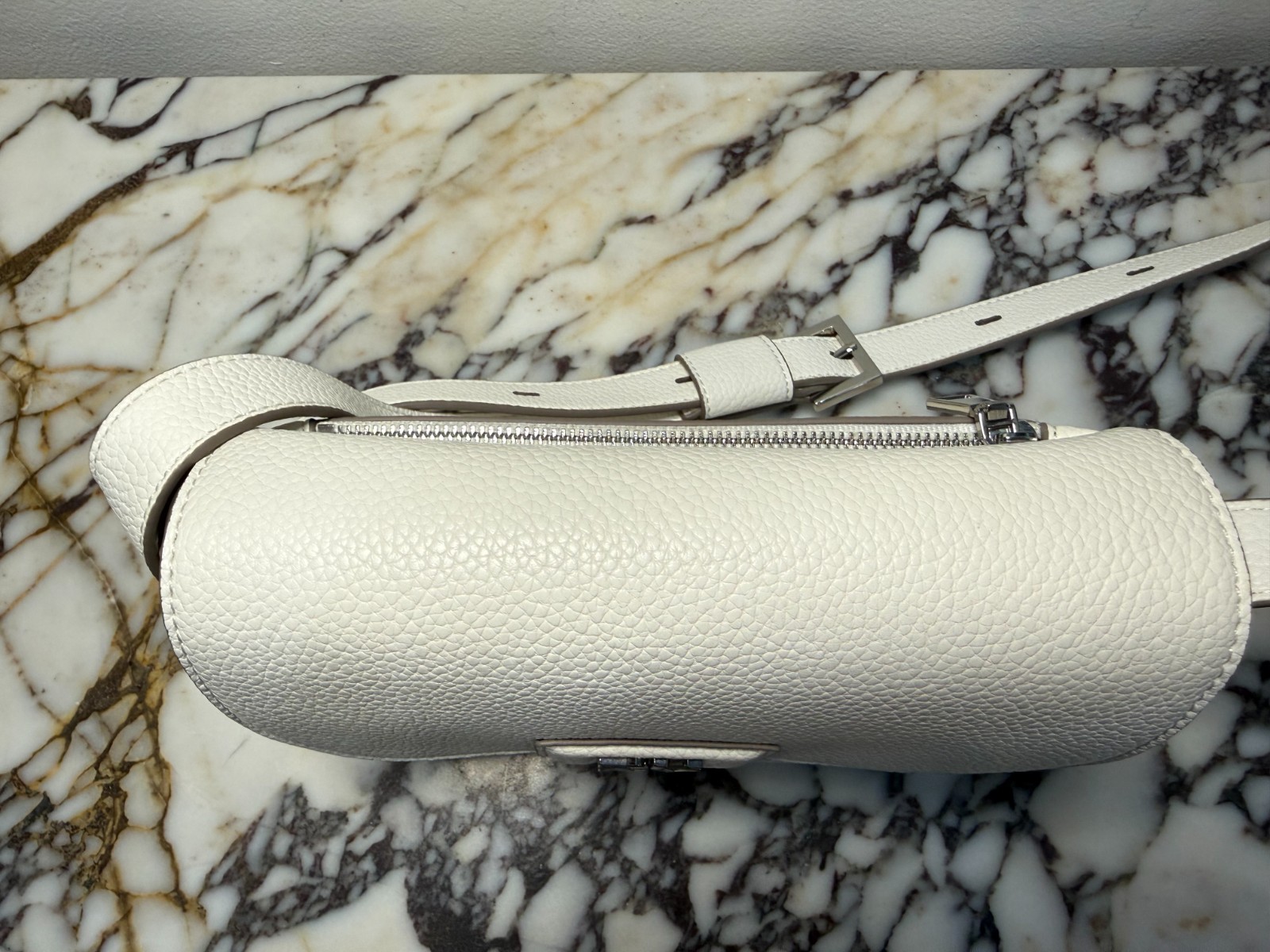 DKNY white leather shoulder Bag