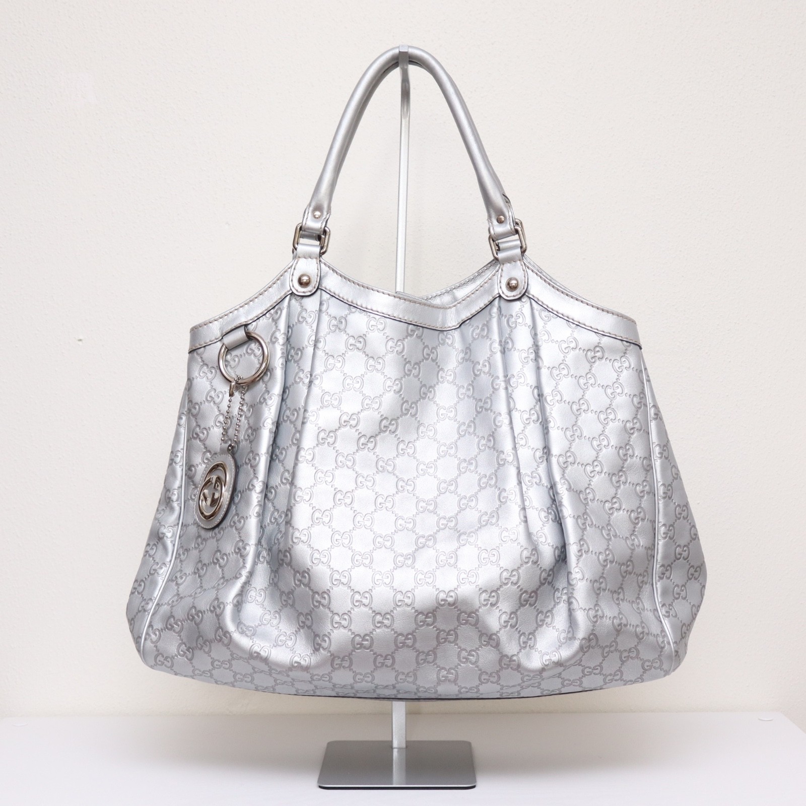 Archival Gucci Frida Giannini Large Sukey Metallic Silver Leather Tote 211943