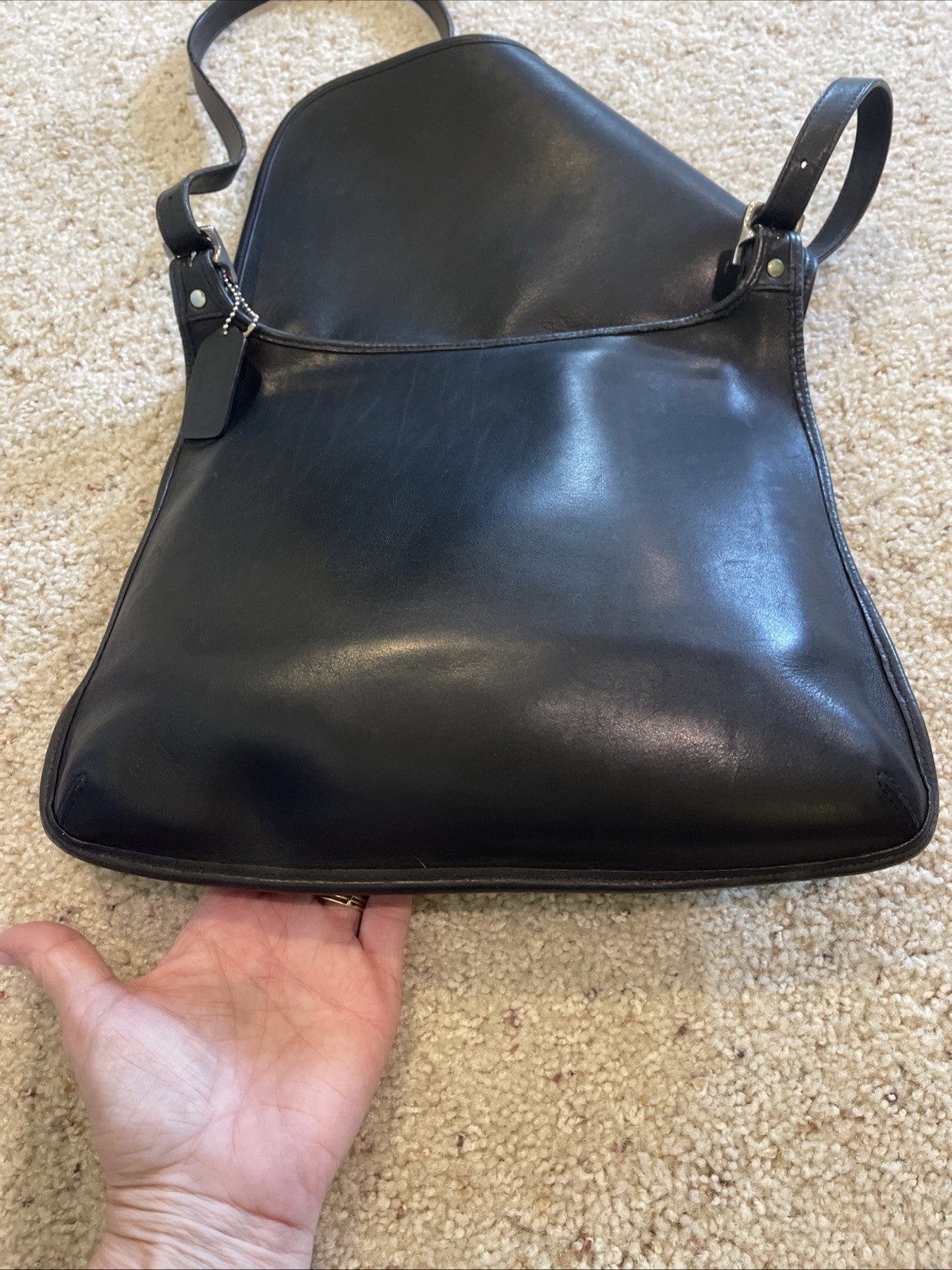 Vintage Coach 9082 black Shoulder Bag Logo Tag Silver Hardware Brand Card Women