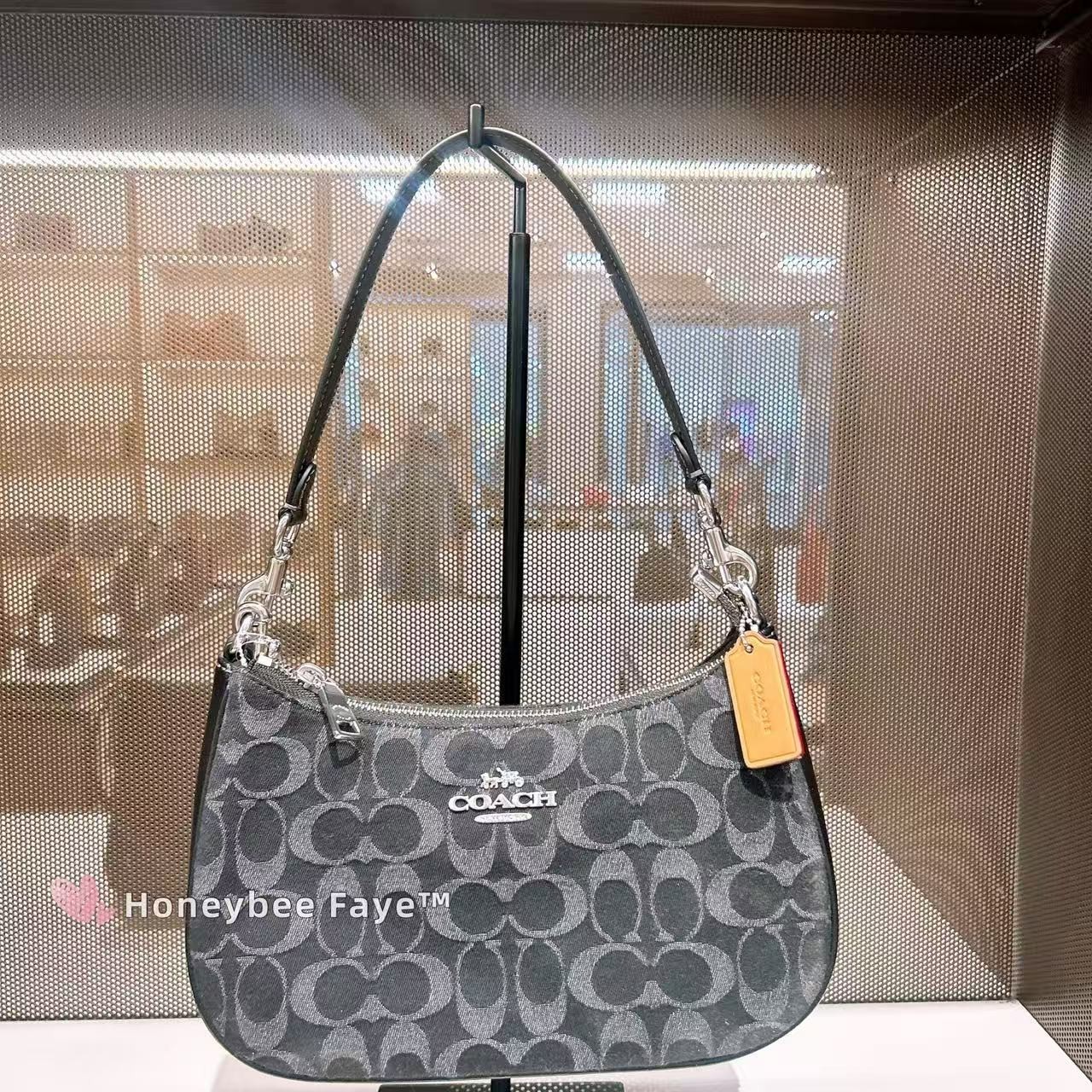 NWT Coach Teri Shoulder Bag In Signature Denim CDE43/CDQ56