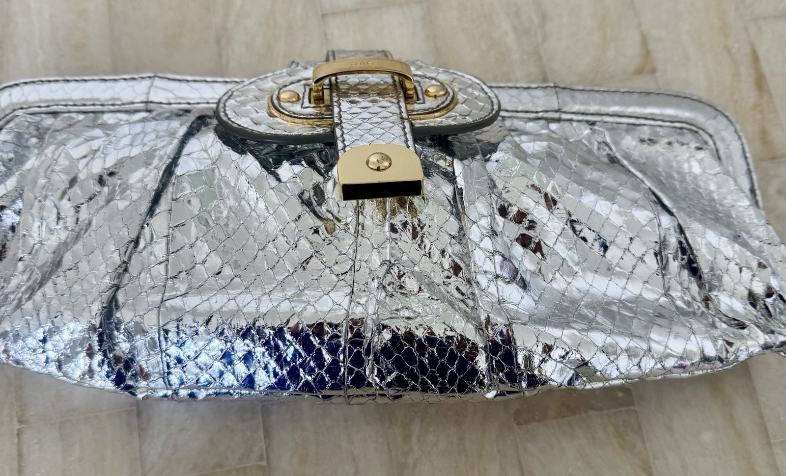 RAFE NEW YORK SHINY SILVER SNAKESKIN-EFFECT CLUTCH WITH POLISHED GOLD-TONE HARDW