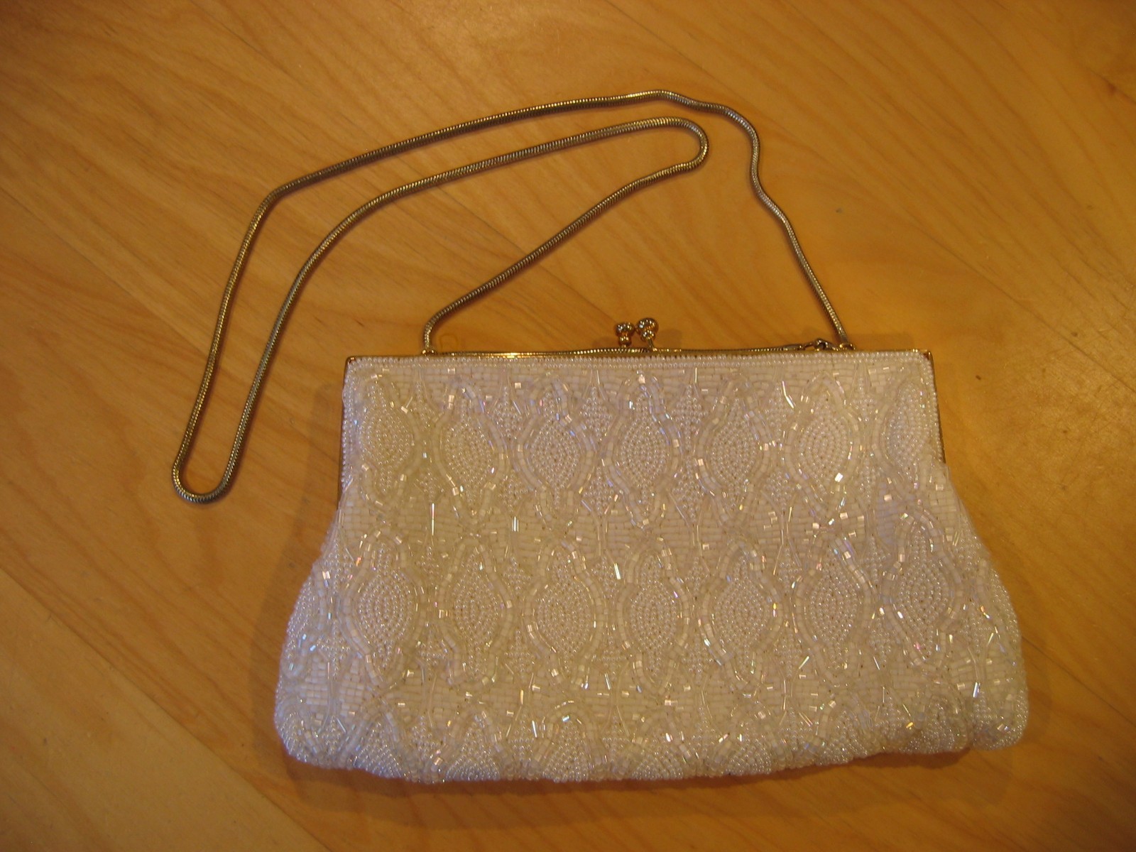 ED B ROBINSON White Beaded Evening Bag w/Gold-Colored Frame Closure Handle