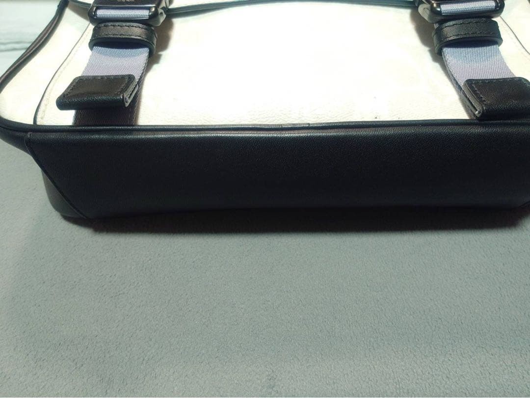 COACH Shoulder Bag White and Black