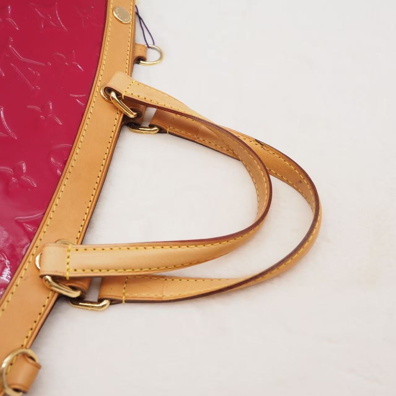 Louis Vuitton Vernis Brea MM Monogram Pomme D’amour Tote Satchel Hand Bag red
