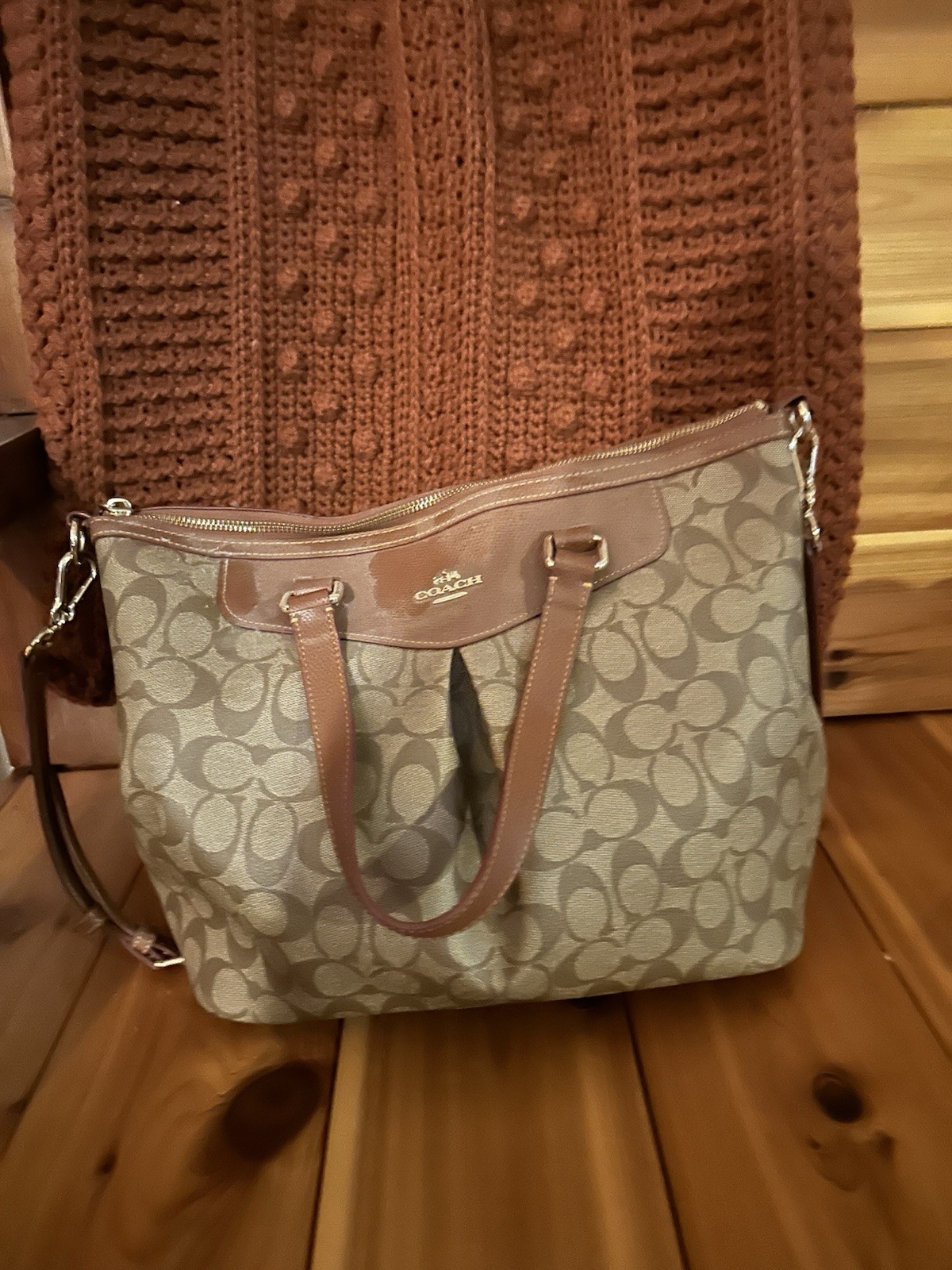 Coach Purse and Matching Wallet. Medium Sized. Lightly Used. Excellent Cond