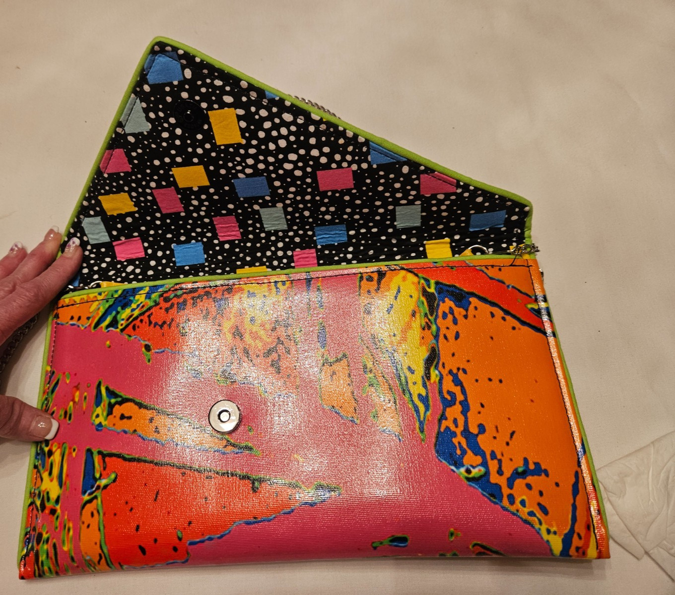 NWOT Kent Stetson Signed “SPLASH!” Envelope Clutch, Crossbody Chain
