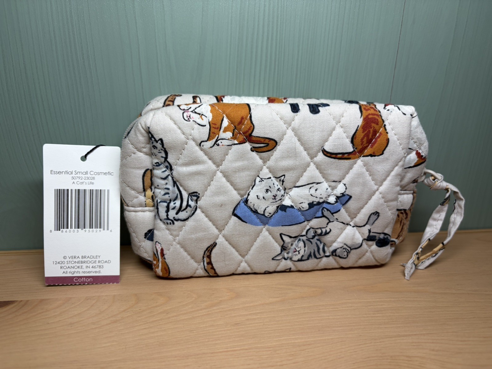 Vera Bradley ~ “A Cat’s Life” ~ Essential Small Cosmetic Bag ~ NWT