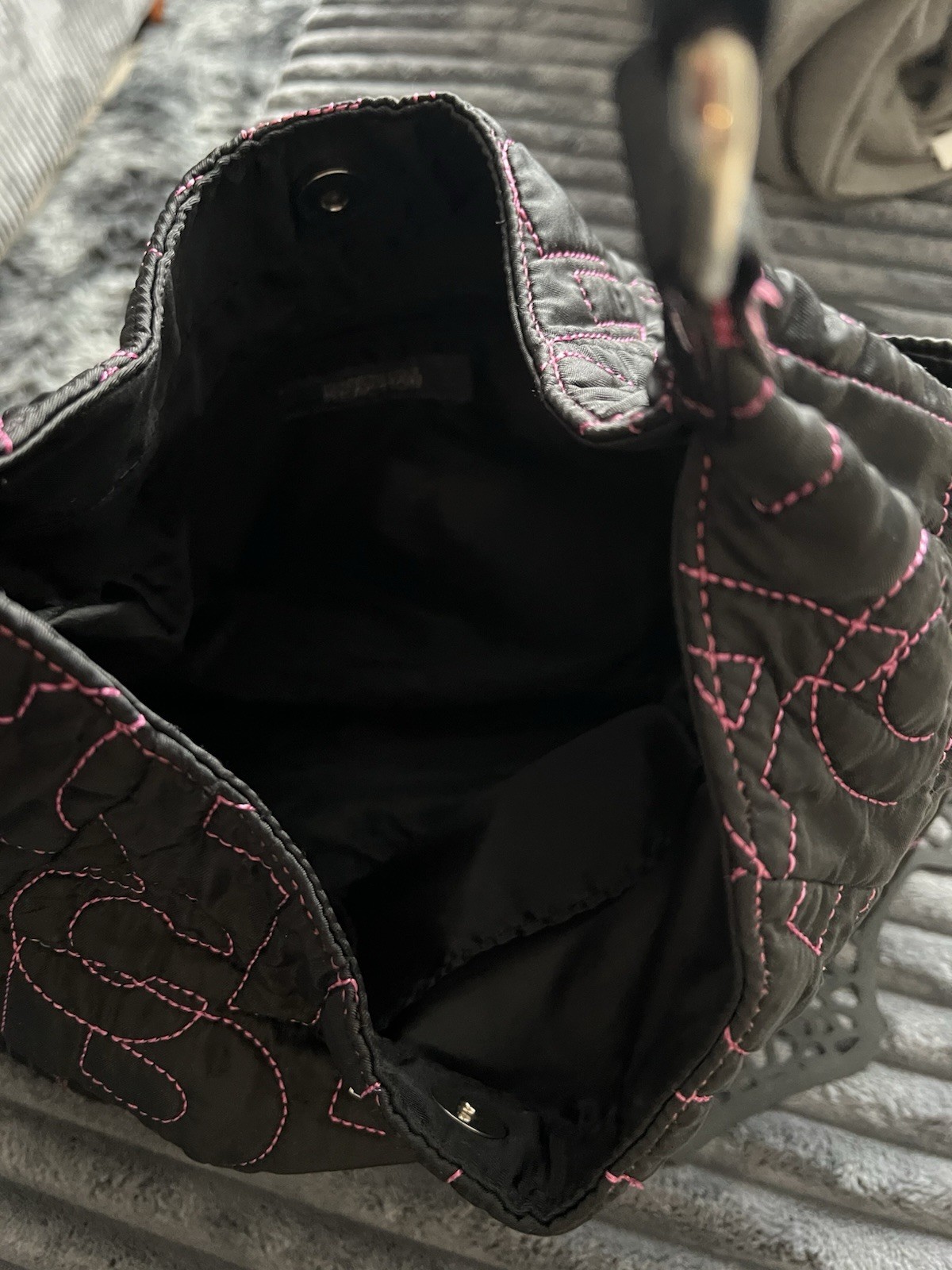 Kenneth Cole Reaction Black Quilted Shoulder Bag Pink Stitching Logo Plaque