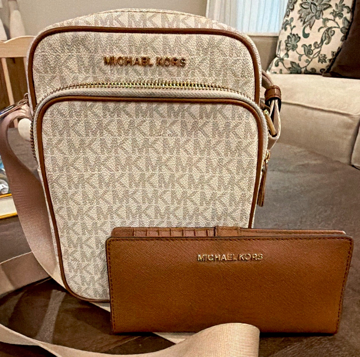 Michael Kors Small Beige/Brown Logo Crossbody Bag Zip Closure w/ Pouch