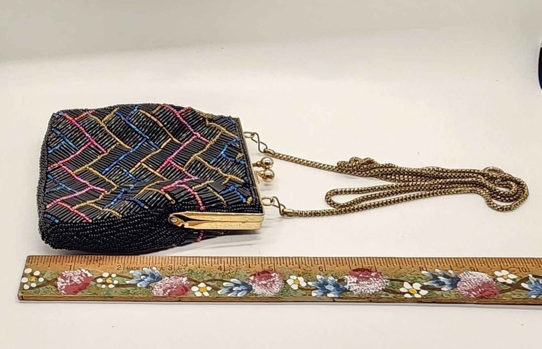 La Regale Beaded Geometric Kiss Lock Clutch w/ Gold Chain Strap Black/Multicolor