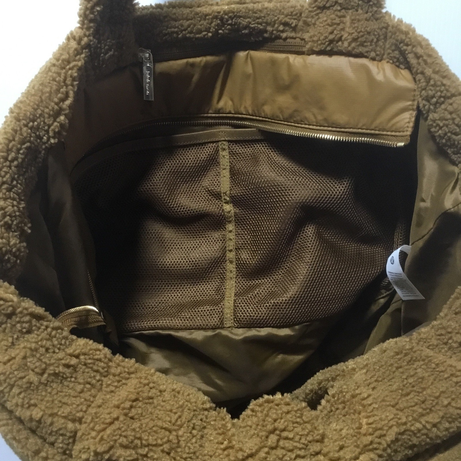 Lululemon Quilted Grid 26L Large Tote Grid Bag Fleece Burnt Caramel Brown EUC