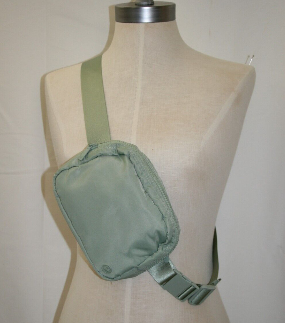 Gaiam Celery Green Belt Bag Fanny Pack Waist Pack Sidekick Zip Closure Pockets