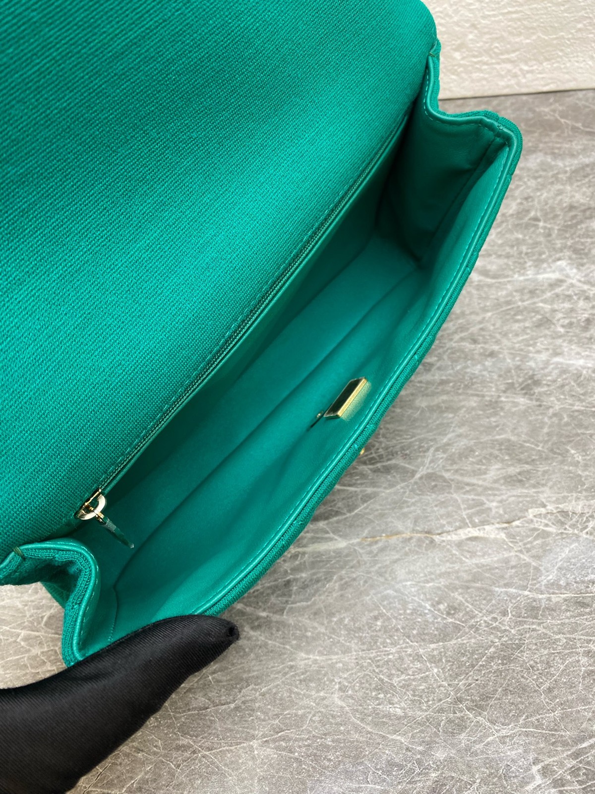 Chanel 23A Metiers d’Art Normal Velvet Green Jersey Knit Clutch Duty Paid