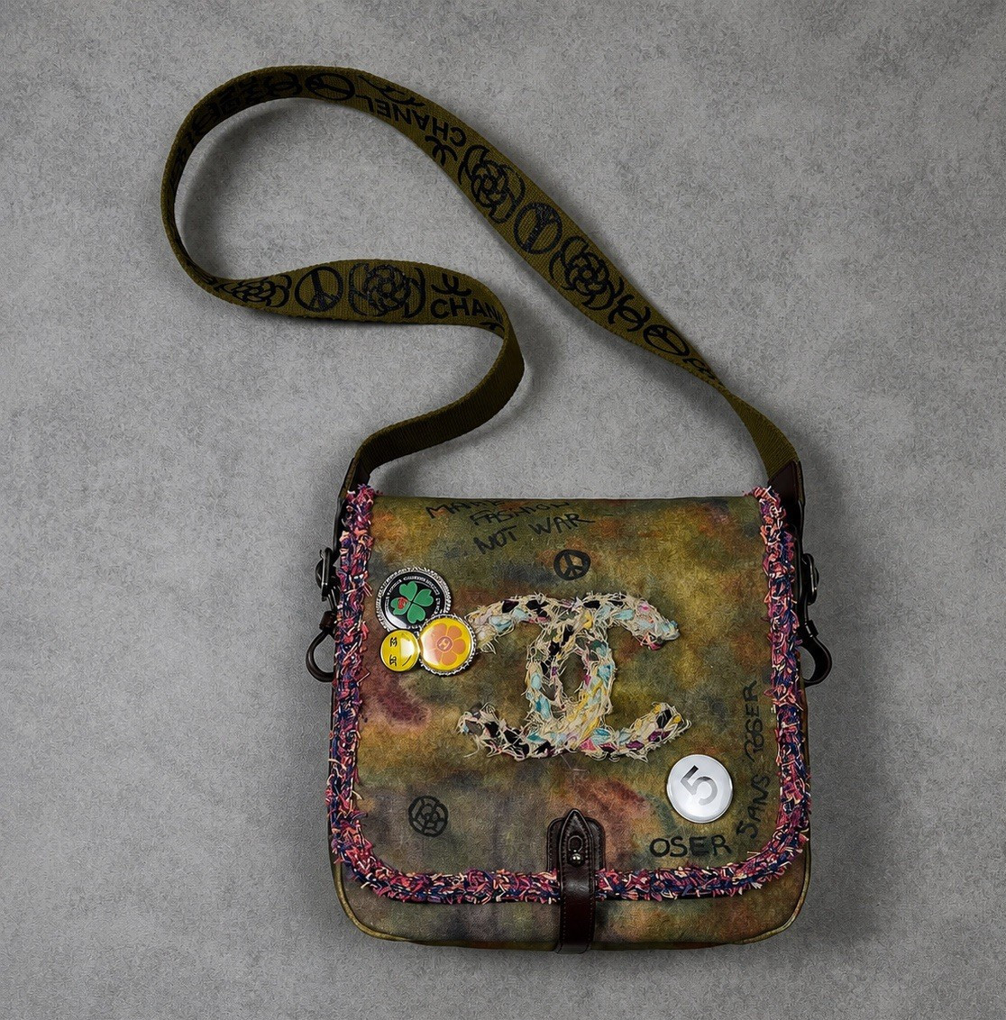 CHANEL Green Multicolor Graffiti Crossbody Bag Logo Strap Buckle Medium