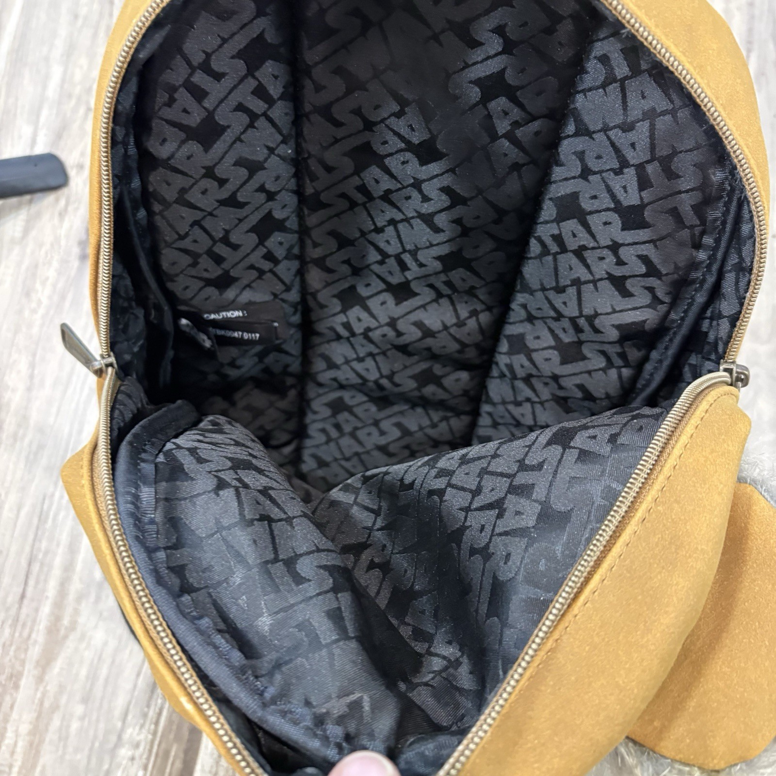 EXCELLENT Loungefly OG Disney Star Wars Ewok Furry Backpack