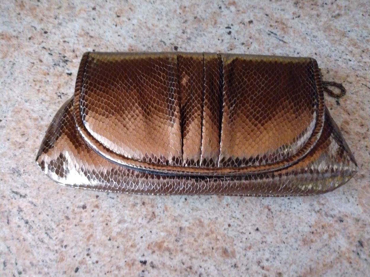 La Regale Gold Scales Clutch Evening Purse Bag EUC Not Used