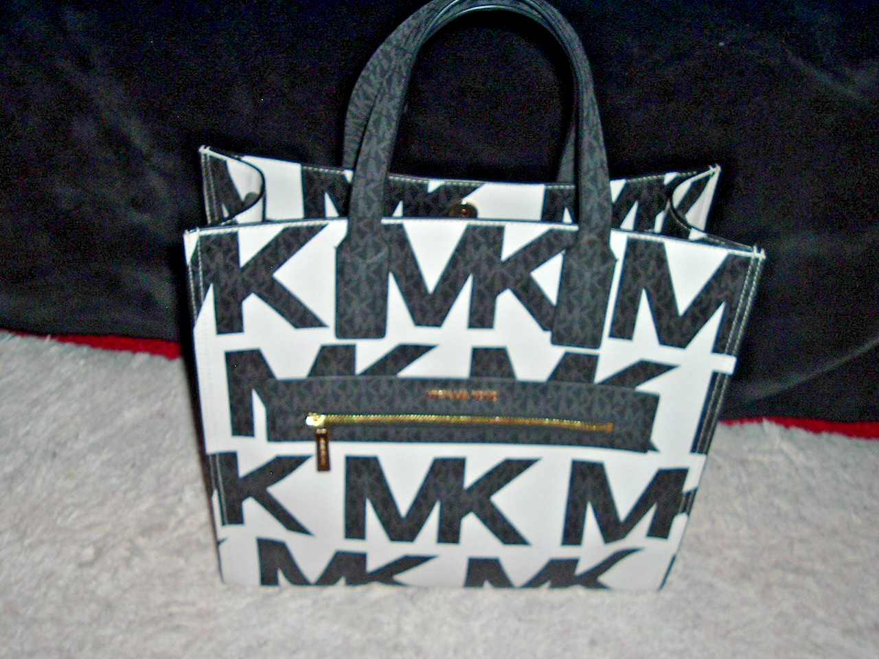 Michael Kors Kenly LARGE Tote Bag 14″ by 14″ Optic White Retails $398.00