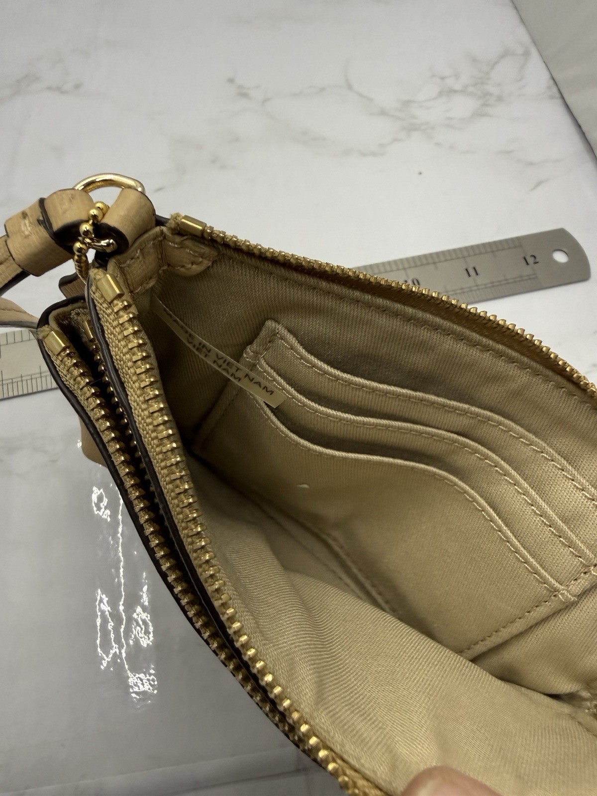 Coach Leather Wristlet Clutch Purse Double Zip-around Pockets Light Brown *READ