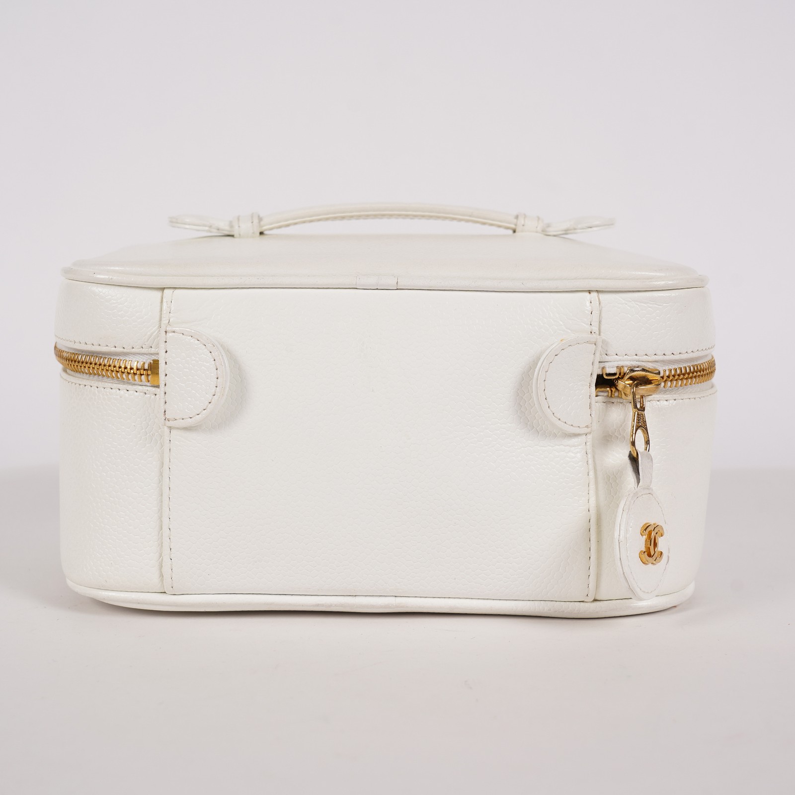 Chanel Caviar Skin White Vanity Case Cosmetic Pouch CC Logo Used 06E105830030