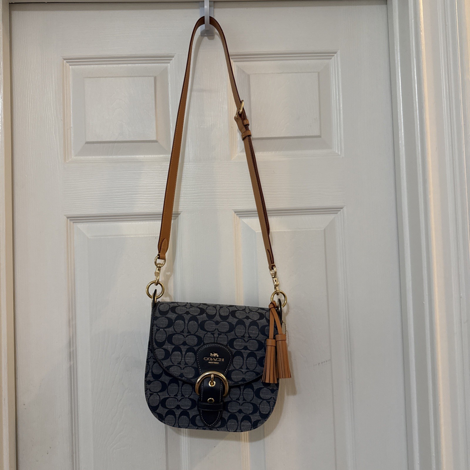 COACH Cleo Shoulder Bag Signature Navy NEW WITHOUT TAGS