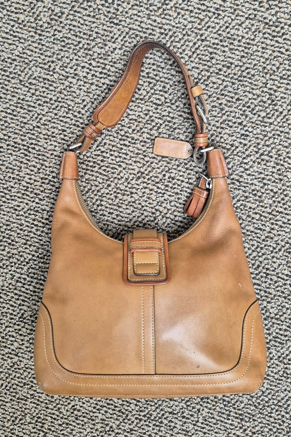 Vtg Coach #7462 Hamptons Soho Leather Buckle Hobo Shoulder Bag Camel Tan 2004