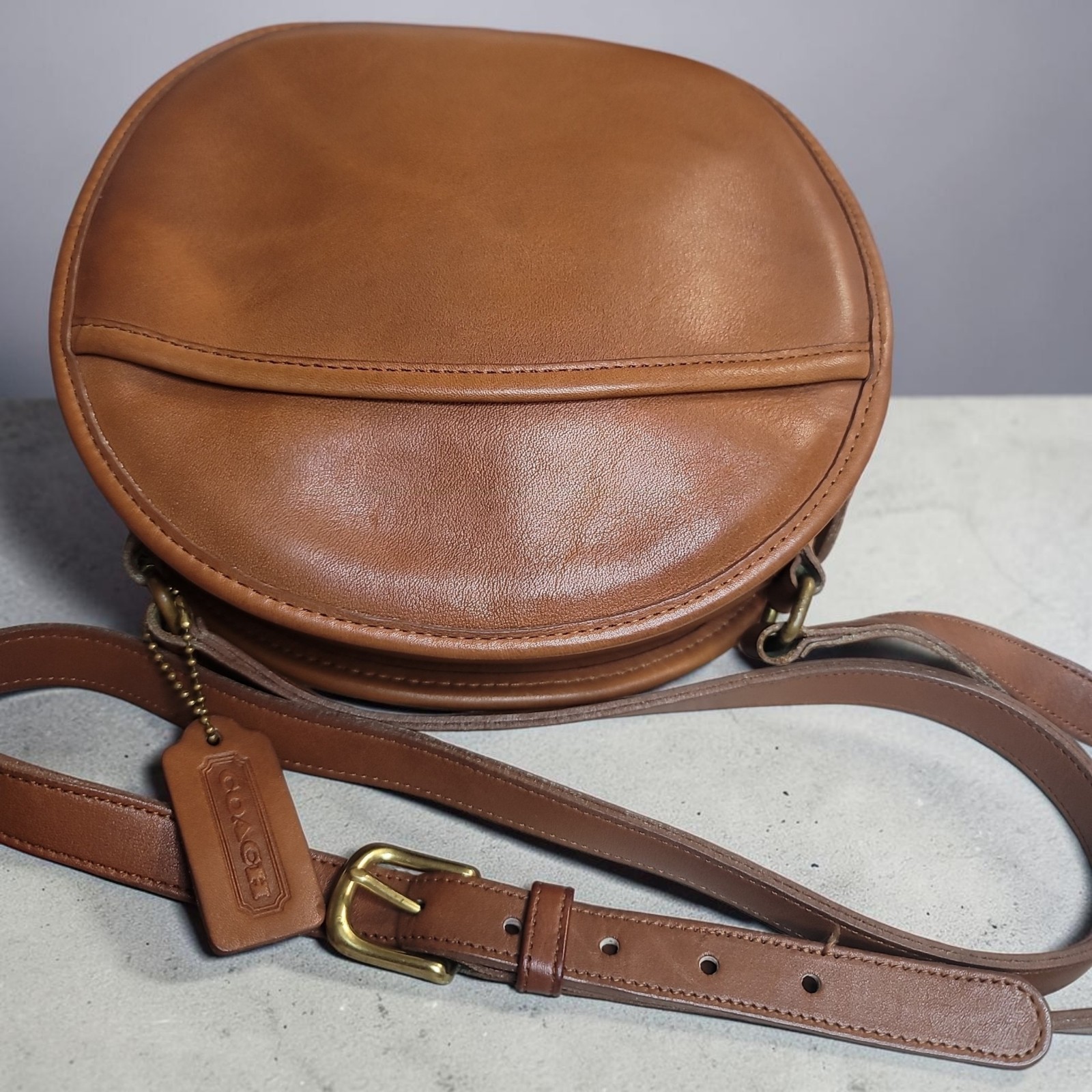 COACH Vintage 1990s Chestnut Brown Leather Round Canteen Crossbody Bag