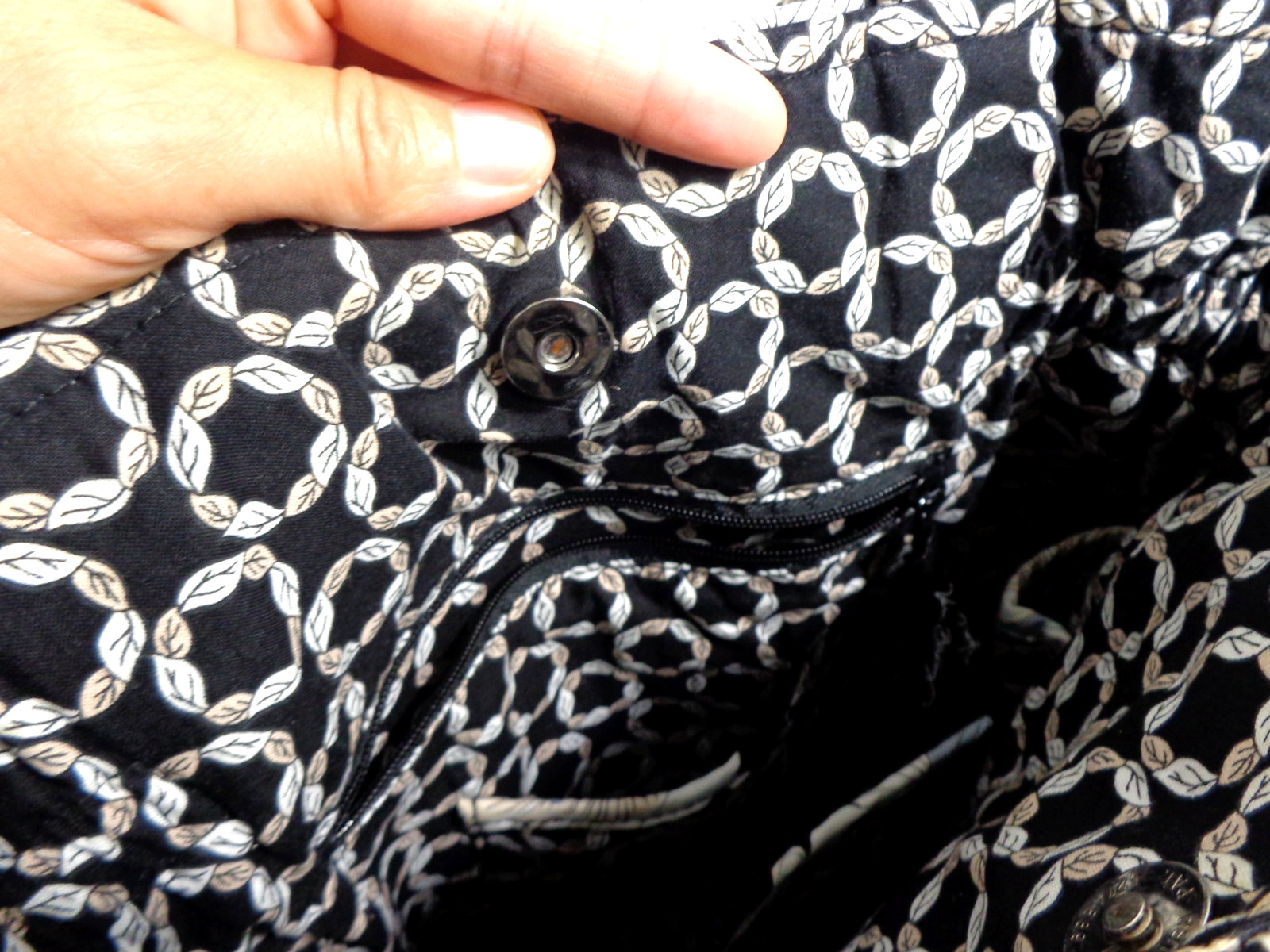 Vera Bradley Black and White Flower Tote Bag “Camellia” Pattern