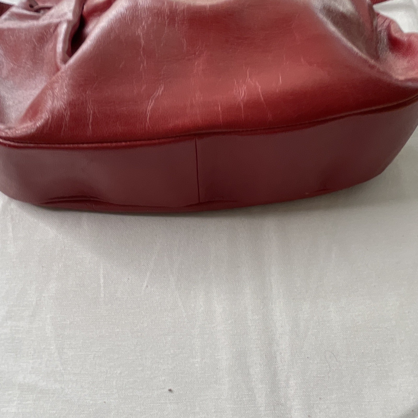 Charles Jourdan Paris Red Shoulder Bag Magnetic Flap Lined Inner Pockets Gold
