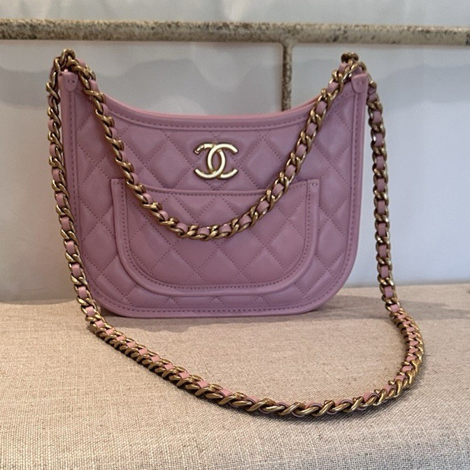 CHANEL Pink Quilted Shoulder Bag Chain Strap Gold Hardware Snap Closure
