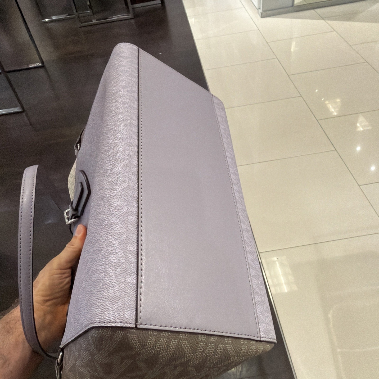 Michael Kors Large Voyager Handbag Purse Tote & Large Trifold Wallet Set Lilac
