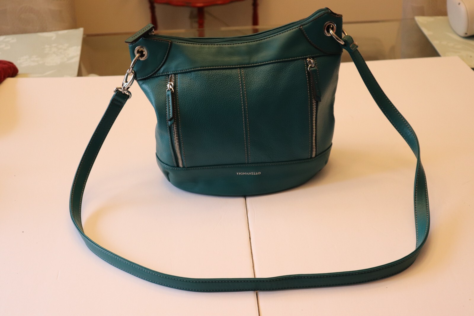 Tignanello purse, beautiful turquoise color, medium size, Zipper accents