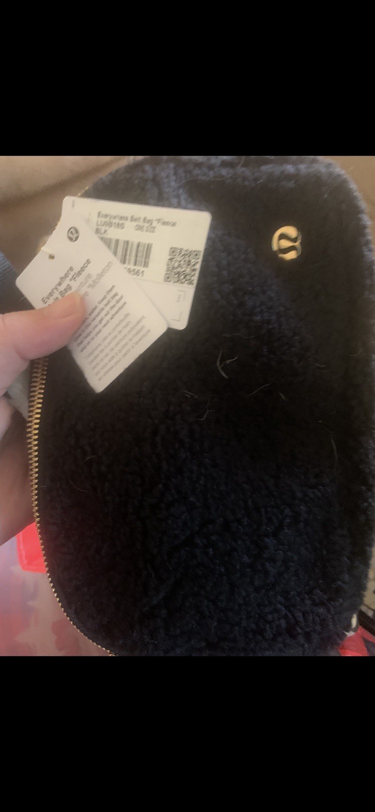 Lululemon Women’s Belt Bag/Fanny Pack Black Solid Gold Hardware Zip Closure