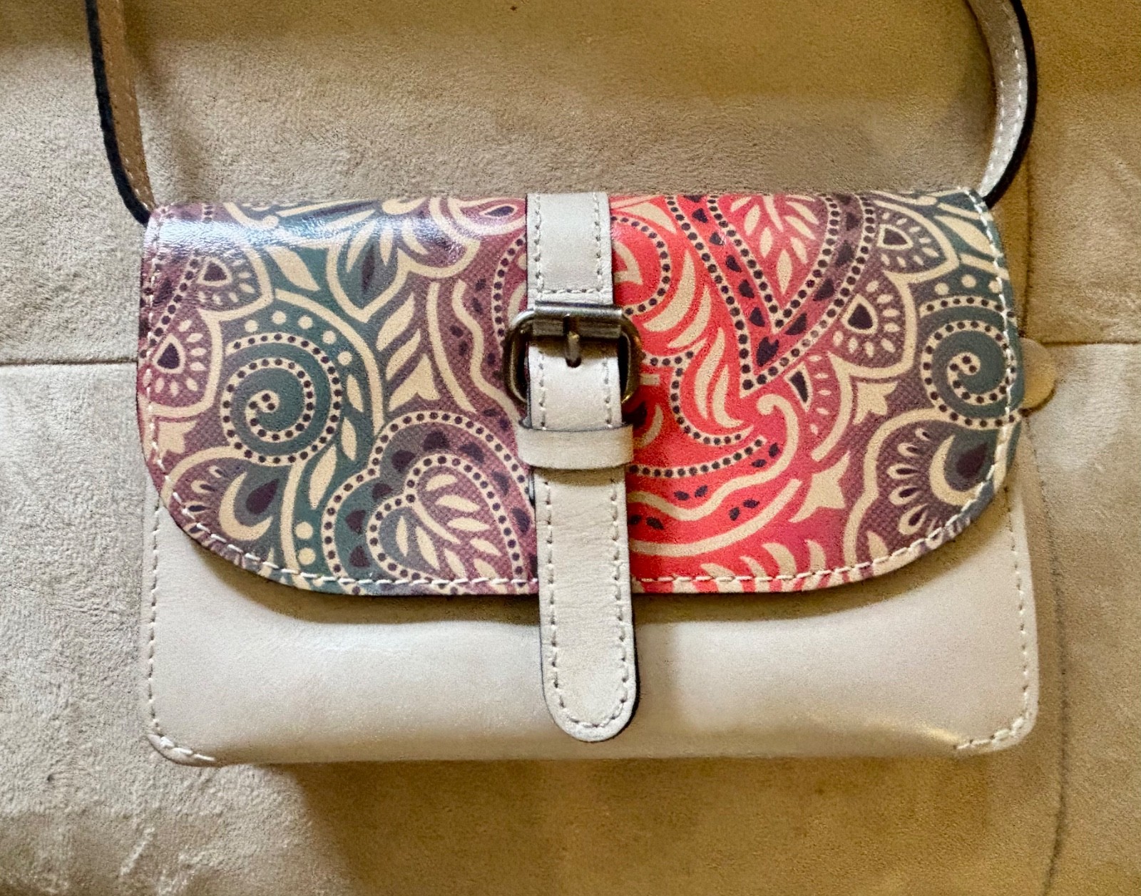 Patricia Nash Greek Ombre & Chalk White Small Crossbody RFID