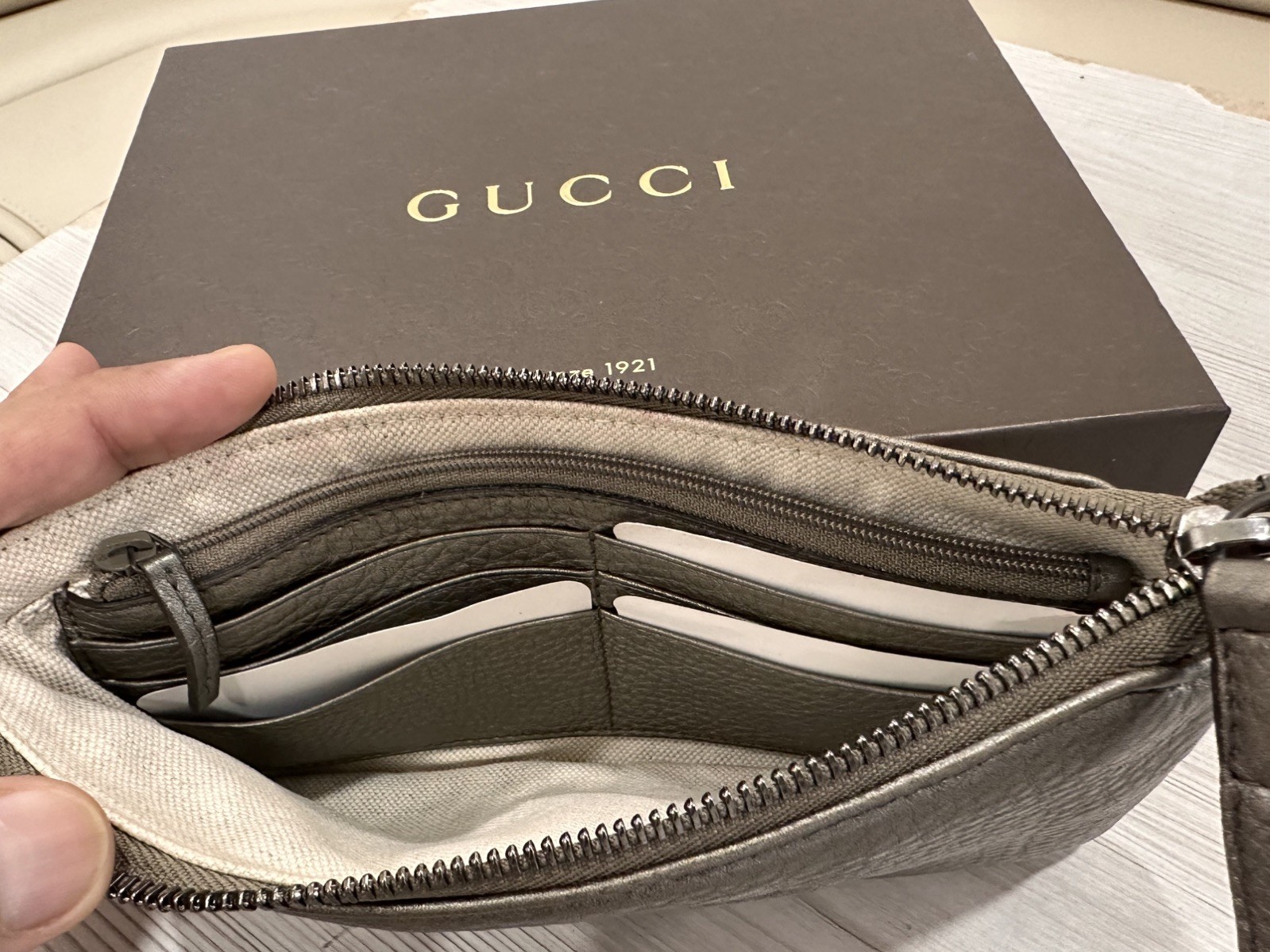 Gucci Soho Metallic Leather Wristlet Clutch AUTHENTIC NEW 😍🔥