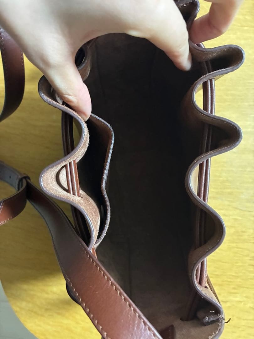 A.P.C. Brown Leather Shoulder Bag Crossbody Strap Included Pre Owned Vintage