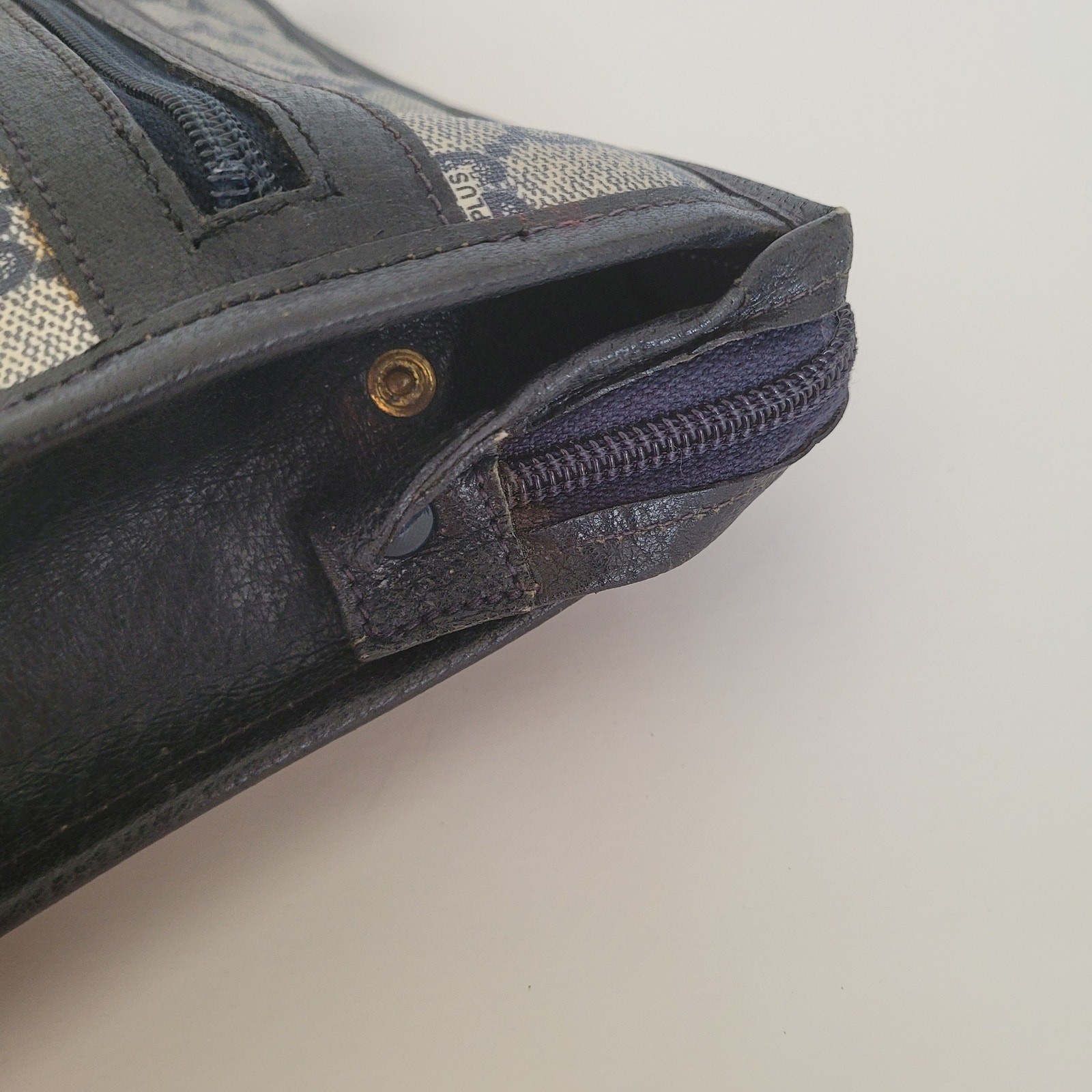 Gucci plus Supreme Web Vintage Bag Clutch Unisex Leather Blue Pouch Zip Medium