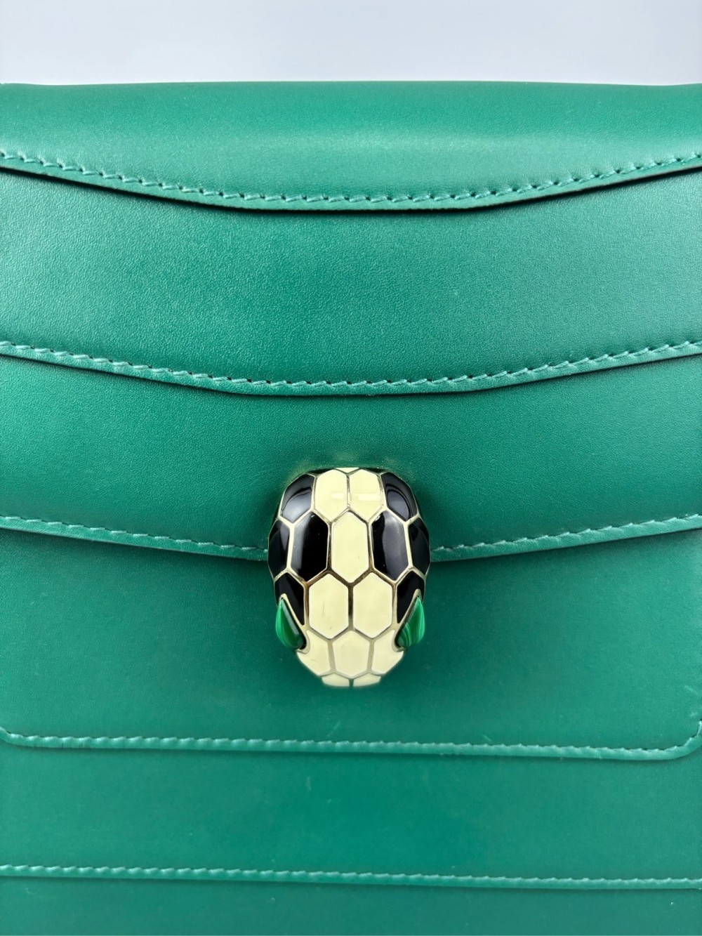 Bvlgari Serpenti Forever oxhide chain bag shoulder bag green medium size