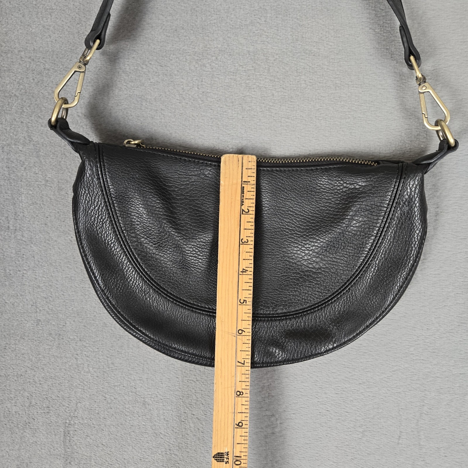 Urban Originals Anthropologie Black Luna Crossbody Bag Half Moon Shoulder Bag￼
