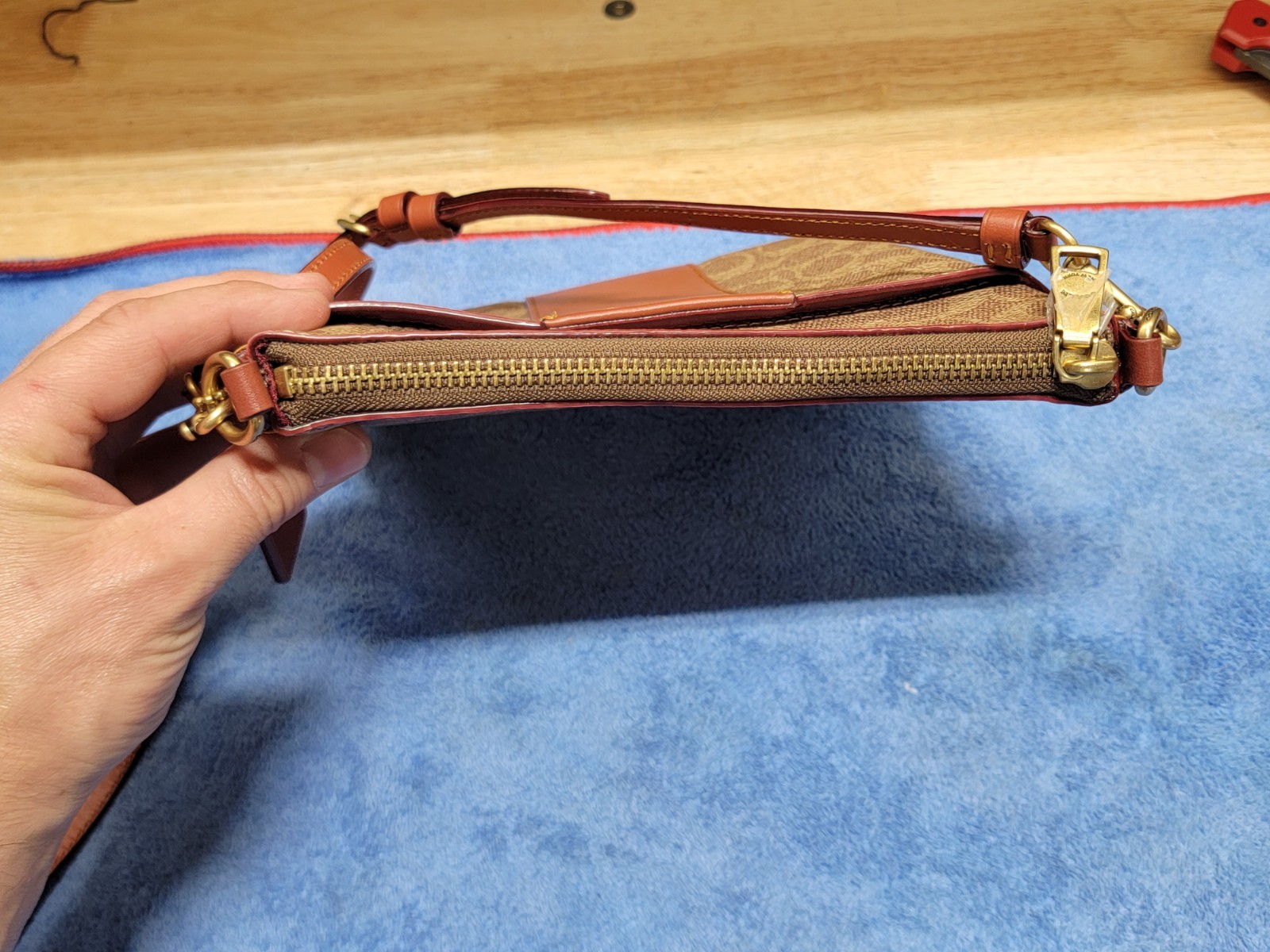 COACH 41321 Kitt Burgundy Colorblock Crossbody Bag Purse Tan Brown Leather