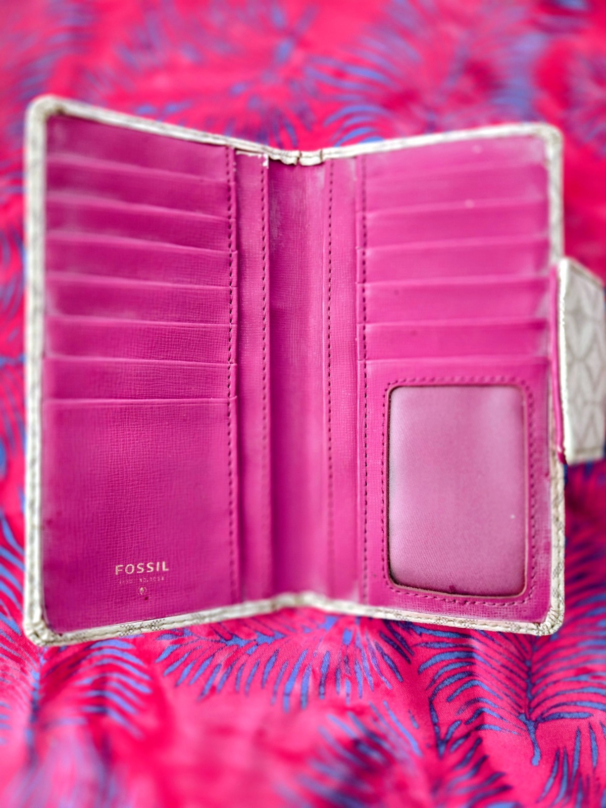 Fossil Shoulder Bag With Iconic Key