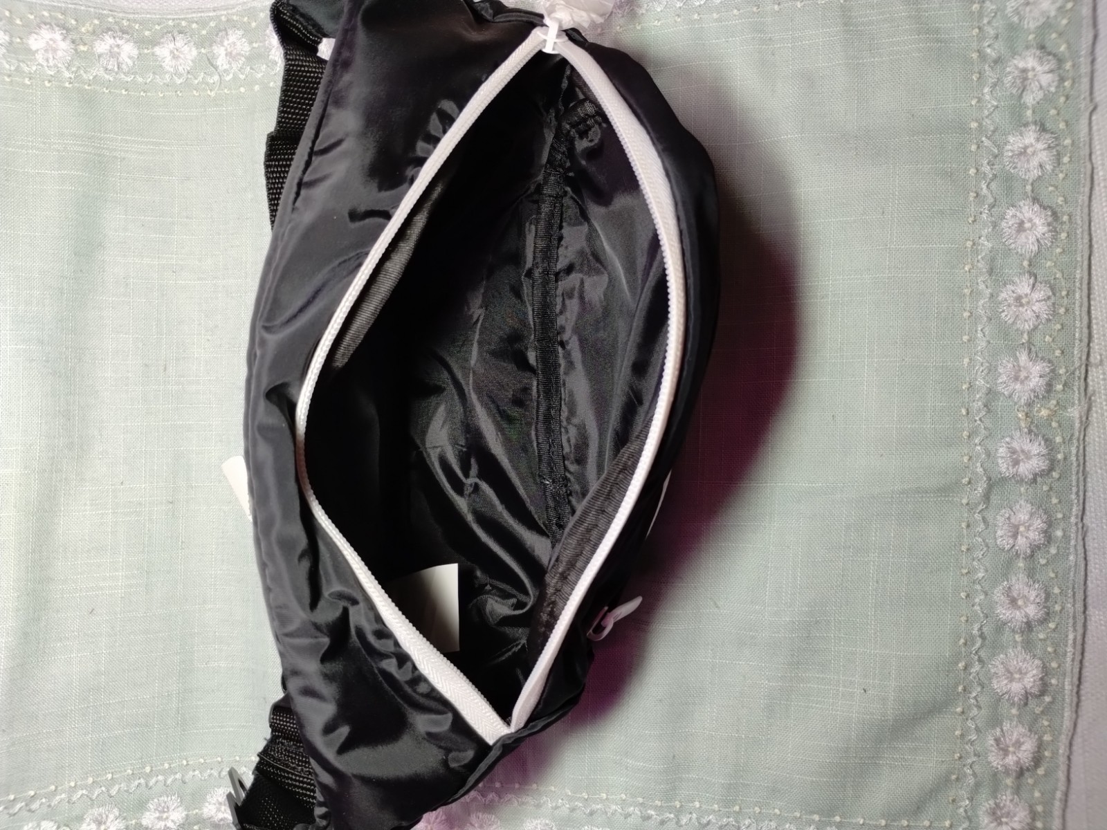 No Boundaries Fanny Pack NWT Black Adjustable Cruise Travel Theme Parks Shopping