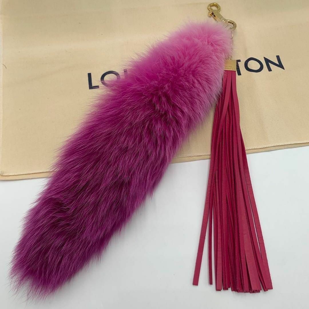 Louis Vuitton Authentic Foxy Pompom Fox Fur Bag Charm Pink 46 cm 18.1″ Used